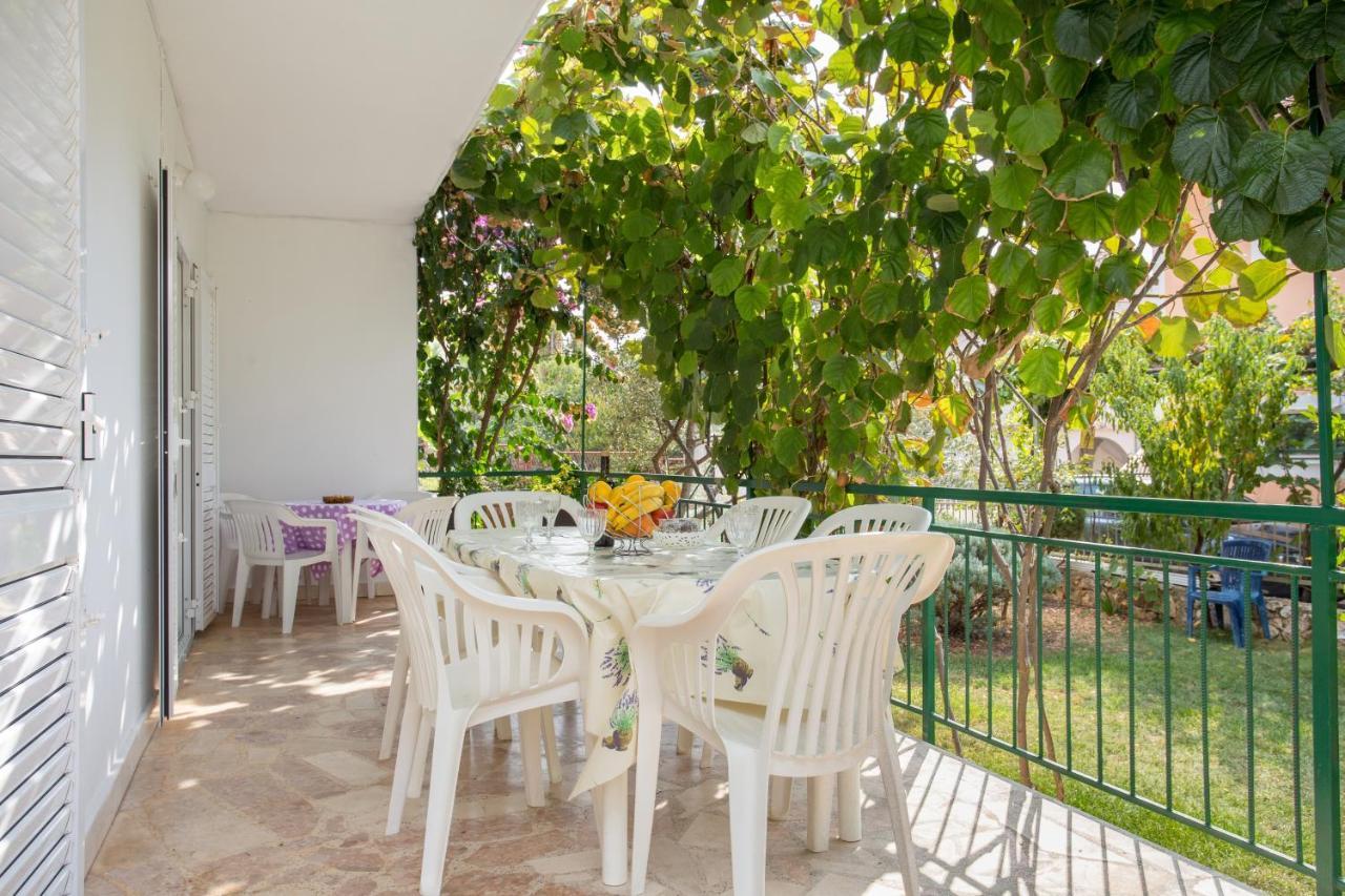 Seaside Holiday House Poljica, Trogir - 5161 Marina Esterno foto